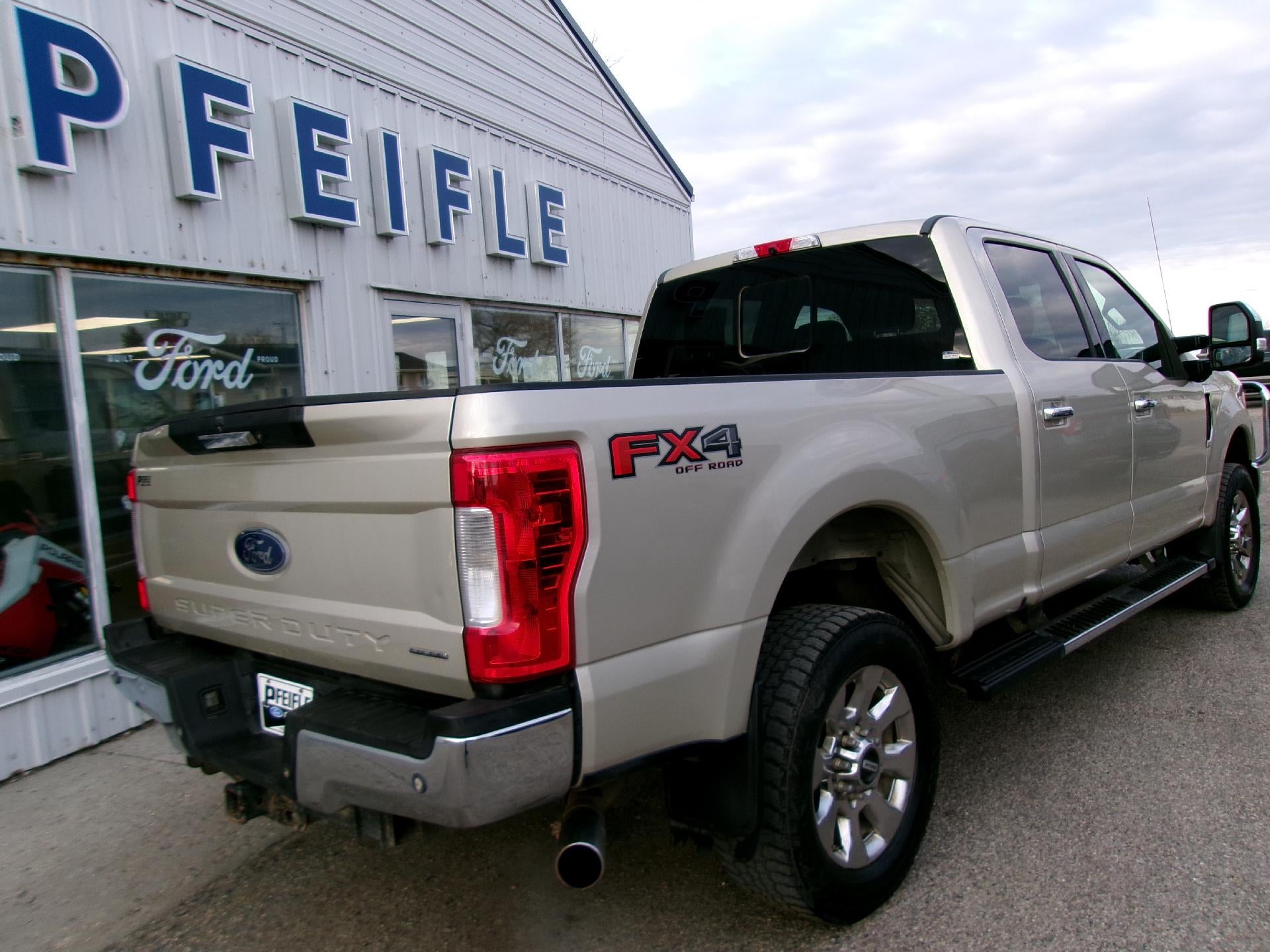 2017 Ford Super Duty F-250 SRW Lariat