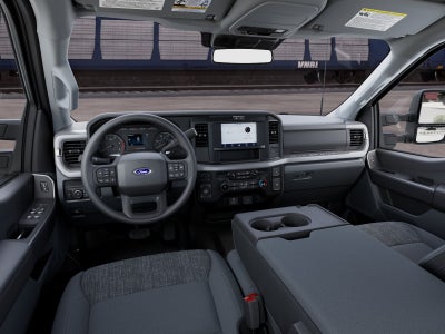 2027 Ford Super Duty F-350 SRW XLT