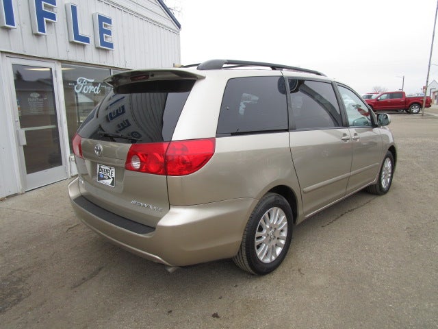 2008 Toyota Sienna XLE